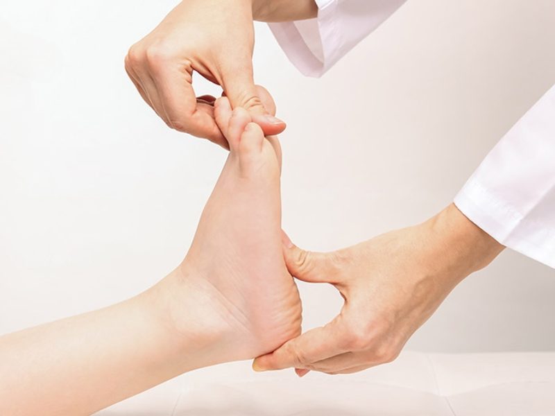 Bác sĩ tư vấn về bàn chân của trẻ